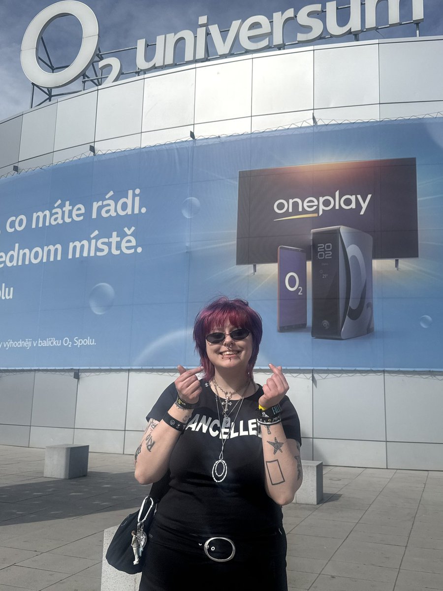 kyo ໑̣ on tour tweet media