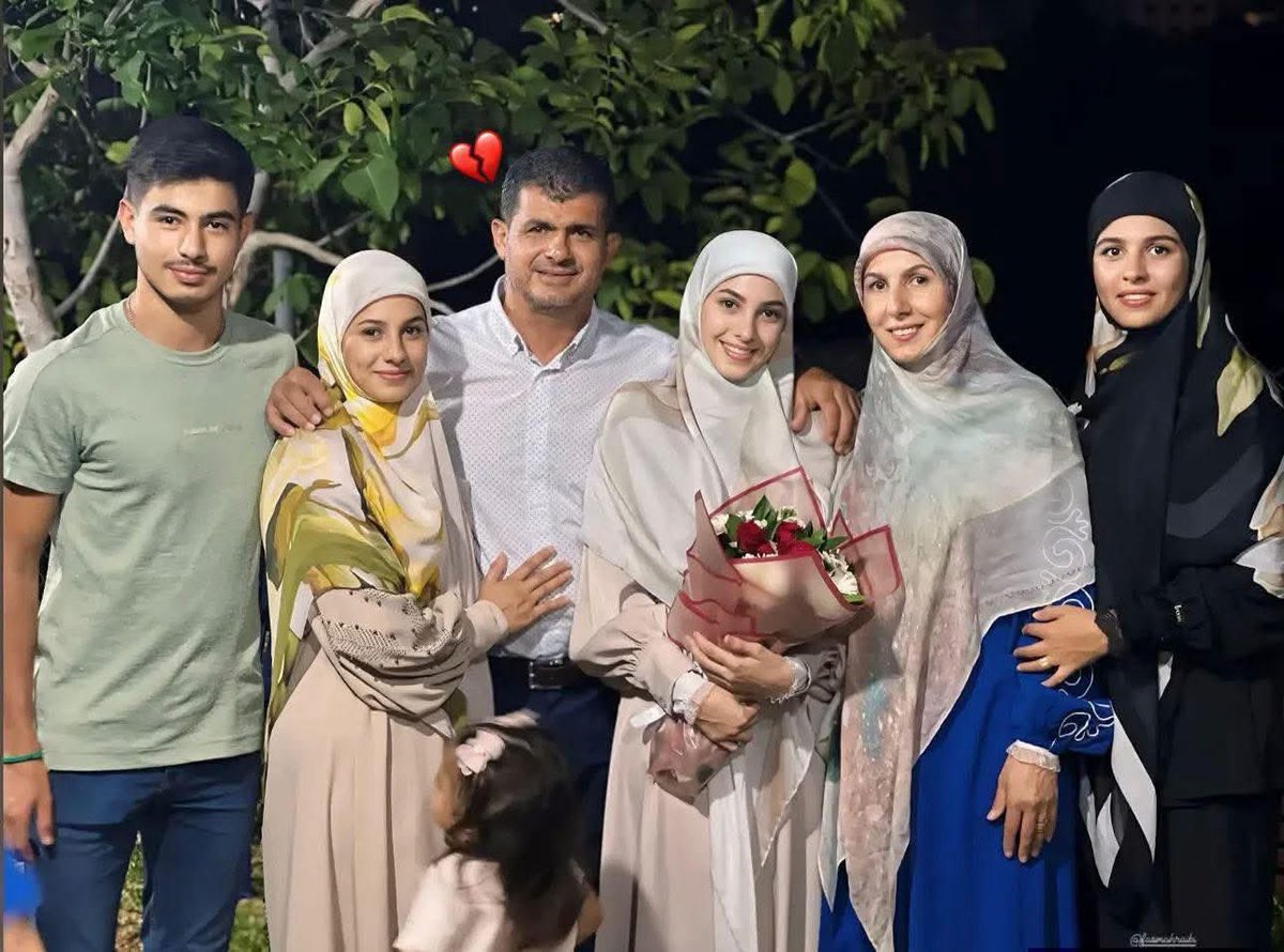 🇱🇧 NAdia tweet media