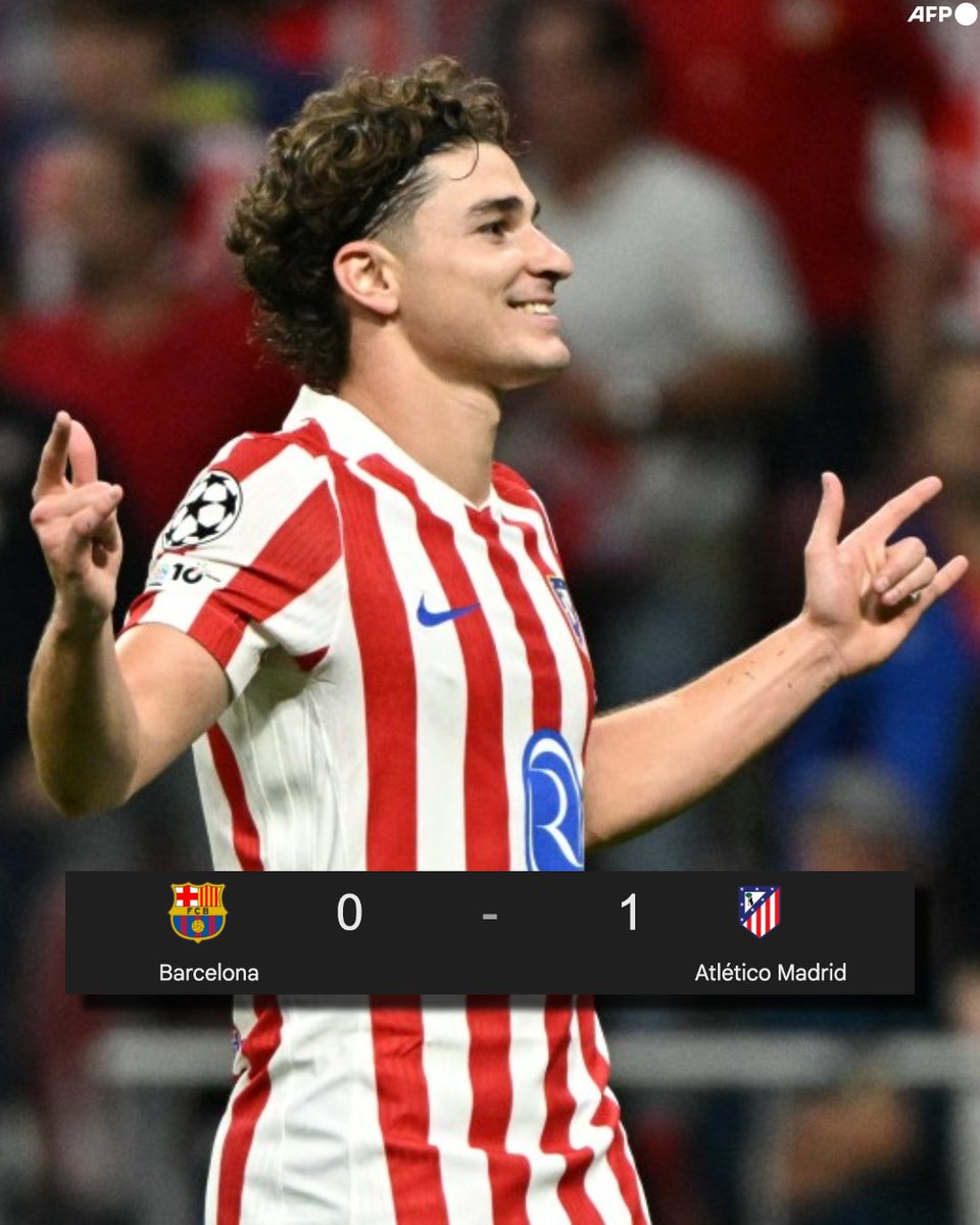 ¡¡JULIÁN ÁLVAREZ!! ¡¡LA ARAÑA!! ¡¡QUÉ GOLAZAZO DE TIRO LIBRE DEL CAMPEÓN DEL MUNDO!! ¡¡CÓMO APROVECHÓ LA FALTA QUE TERMINÓ EN LA EXPULSIÓN DE CUBARSÍ!! ¡¡YA LO GANAN LOS ROJIBLANCOS!! ¡¡FC BARCELONA 0-1 ATLÉTICO!!