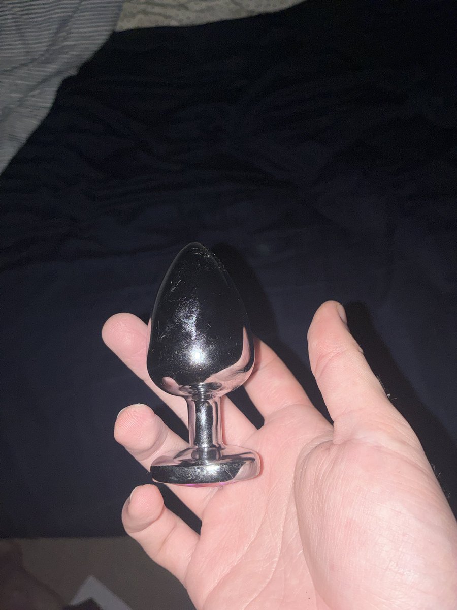 DepraivedToHell's tweet photo. This is my largest #buttplug and it’s in me rn :3 I can’t take much of my knotted dildo at all and i have been neglecting my anal training. But being a good boy and stretching is so intense. Maybe someone can stretch my #boypussy #gsy #bottom https://t.co/mJfZCl9oeA