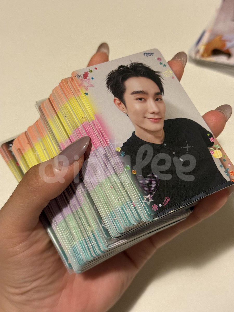 ลอ ⟡ tweet media