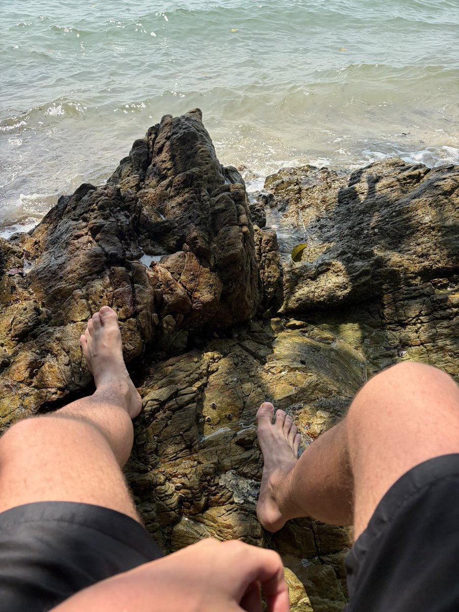 hugooooh_oui's tweet photo. 196/365
Il est tard je me permets de ressortir ça 😌 https://t.co/RVF4VNRKOg