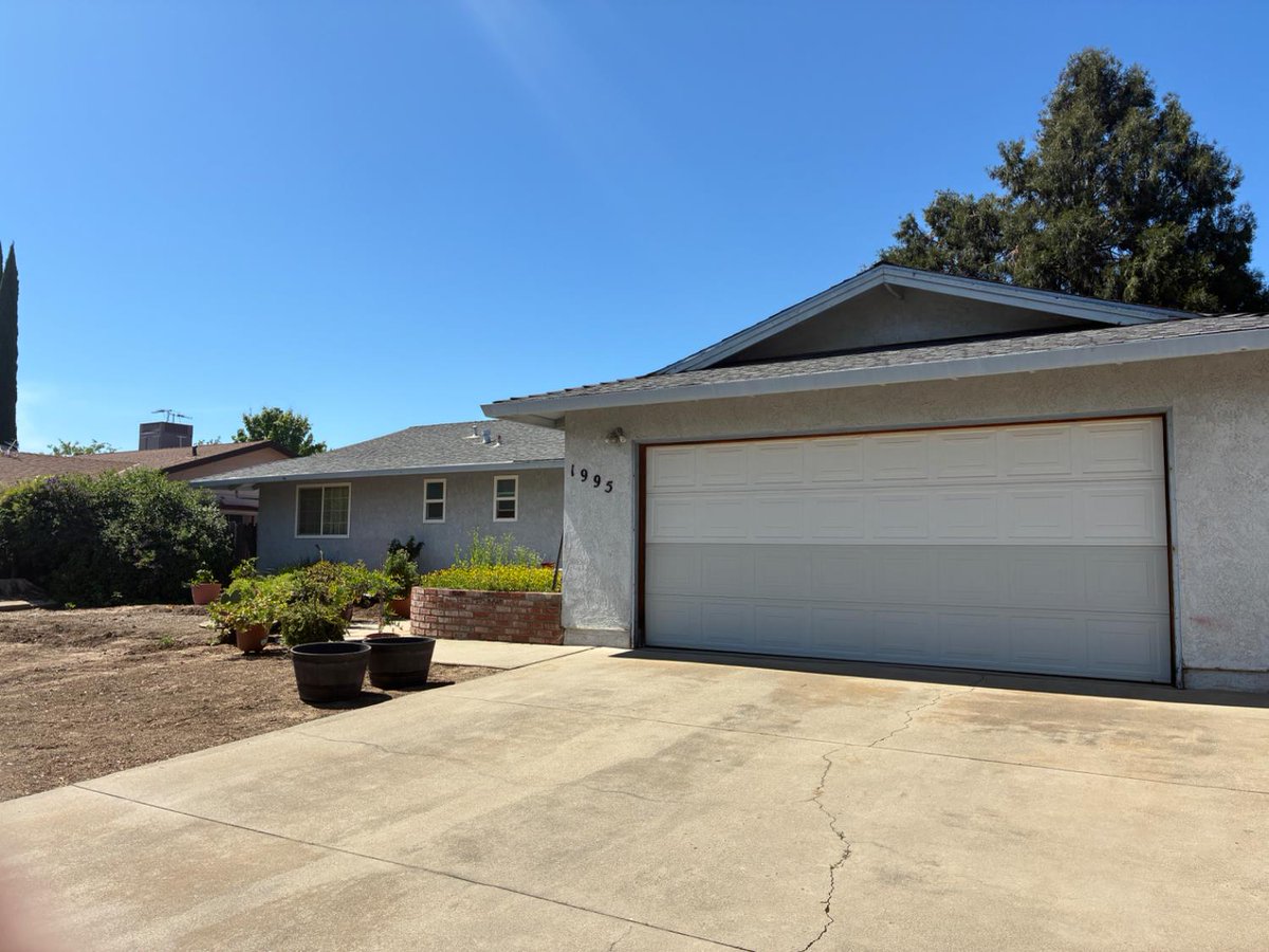 GinnyRitz's tweet photo. 1995 Jacob Drive, Yuba City, CA, 95993
3 bed | 2 bath 1366 Sq. Ft.
Active | $363,000
https://t.co/KwdrJQYdha
Bring your dreams and DIY skills to this home and create some instant equity for yourself. A diamond in the rough, located in a really nice neighborhood in the South... https://t.co/I4uBInjzPP