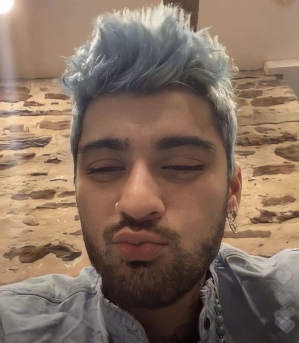 kay is seeing zayn ⁺ tweet media