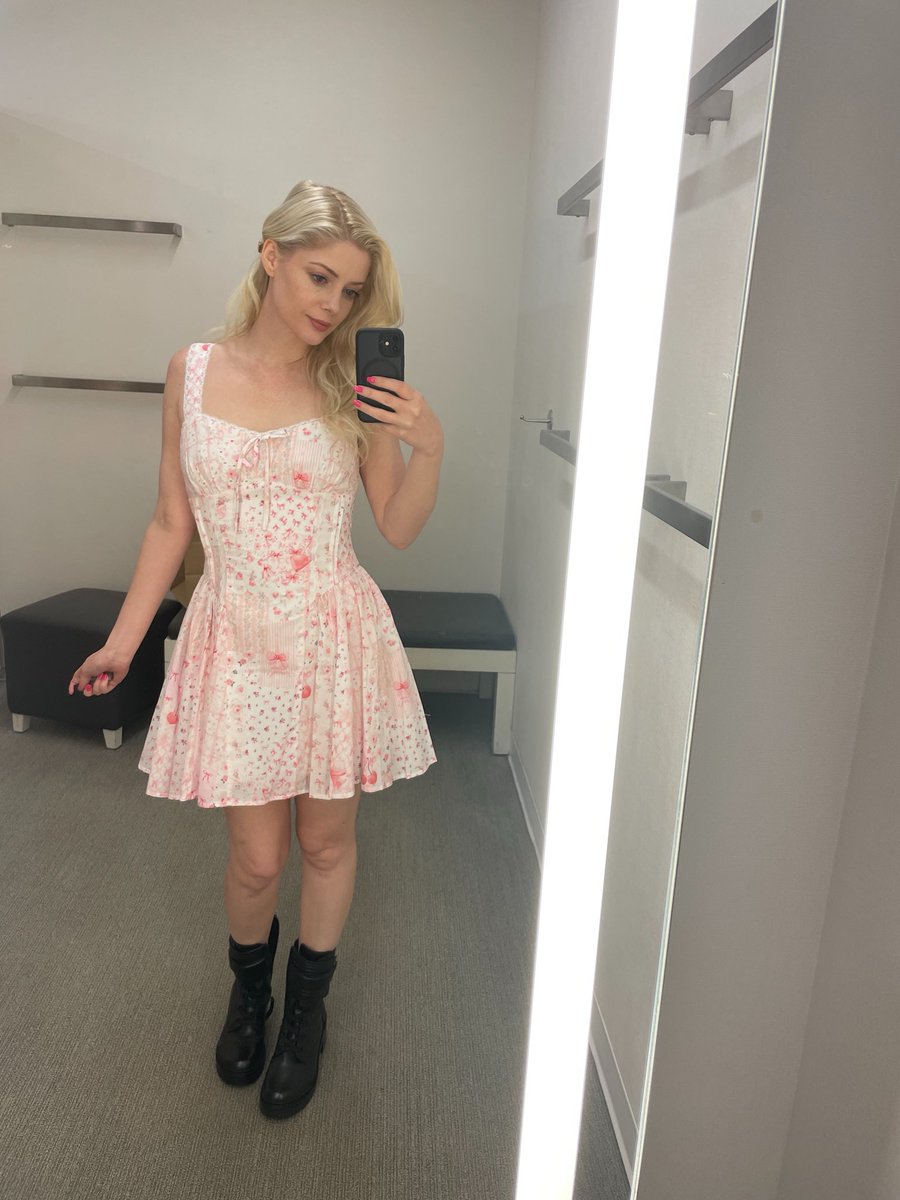 Charlotte Stokely 🐝 tweet media