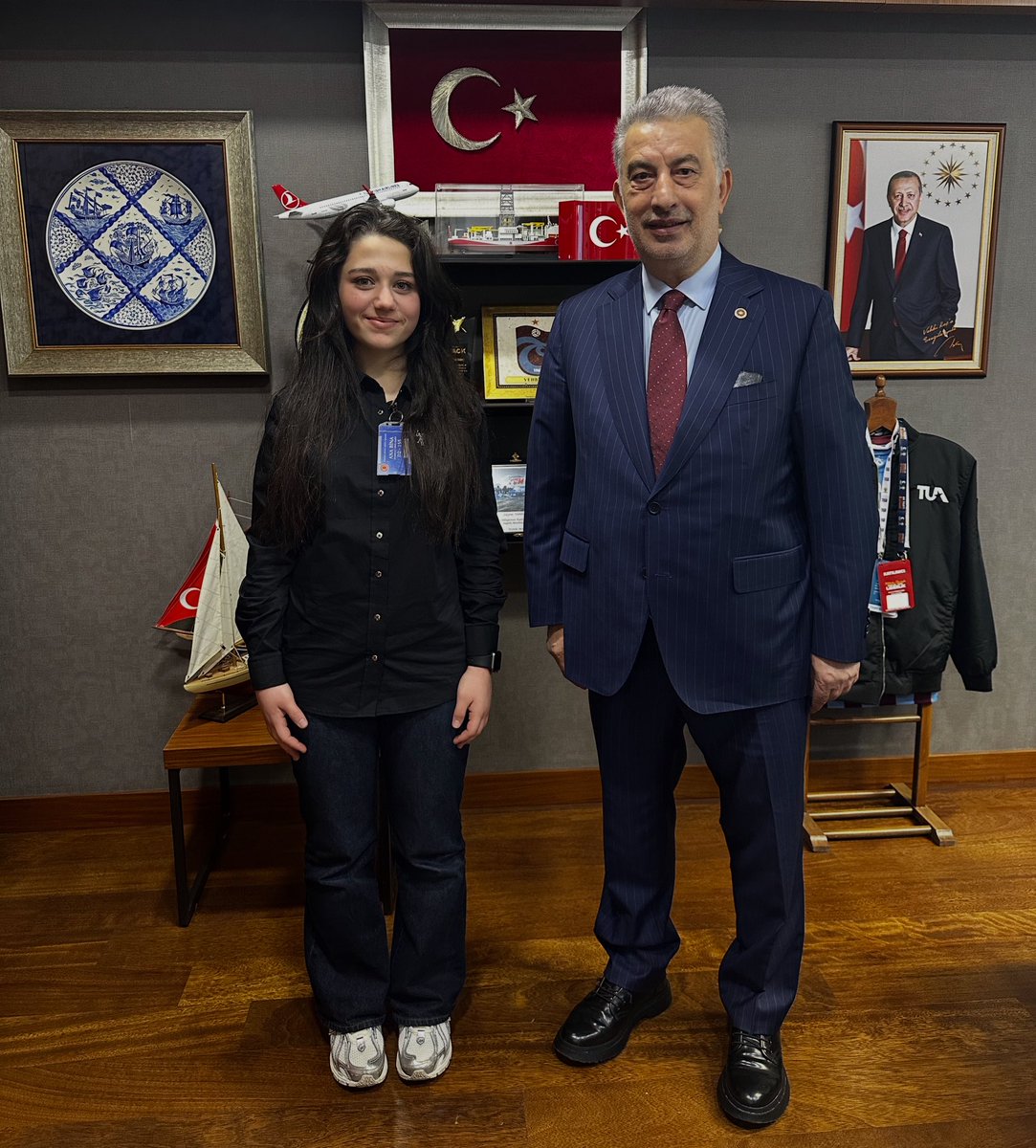 Vehbi Koç tweet media