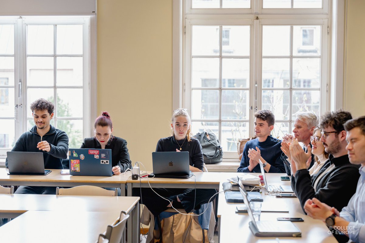 College of Europe tweet media