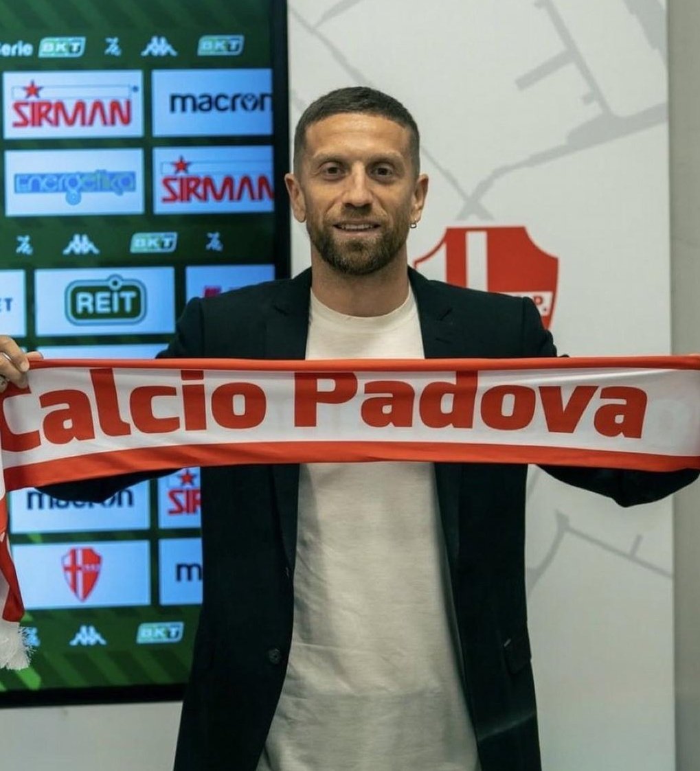 "Julian le metió 3 goles a Patronato y ya lo tratan como si fuera Batistuta. Lo están poniendo en un lugar al que no pertenece"

✍🏼 Firma: Alejandro "Papu" Gomez, jugador del Calcio Padova (Serie B).