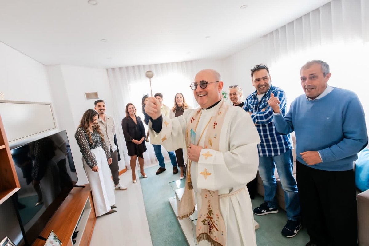 Padreguilherme0's tweet photo. Paixão, Morte e Ressurreição de Jesus, e alguns momentos vividos por estes dias na Paróquia de S. Tiago de Amorim, da Arquidiocese de Braga.

Jesus Cristo, Tu és a minha vida 🙏🏼

#semanasanta #jesuscristo #pascoa #padreguilherme #fe https://t.co/6ZZE8GETsy