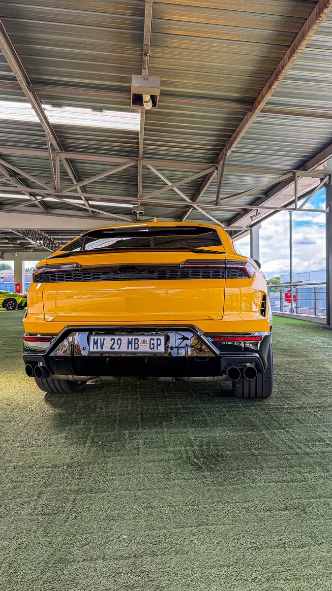IamKumbi's tweet photo. Nothing for it 😭😭🥵. I’ve driven cars in my life, but my word, this rocked me. https://t.co/tYdi8TNqRn