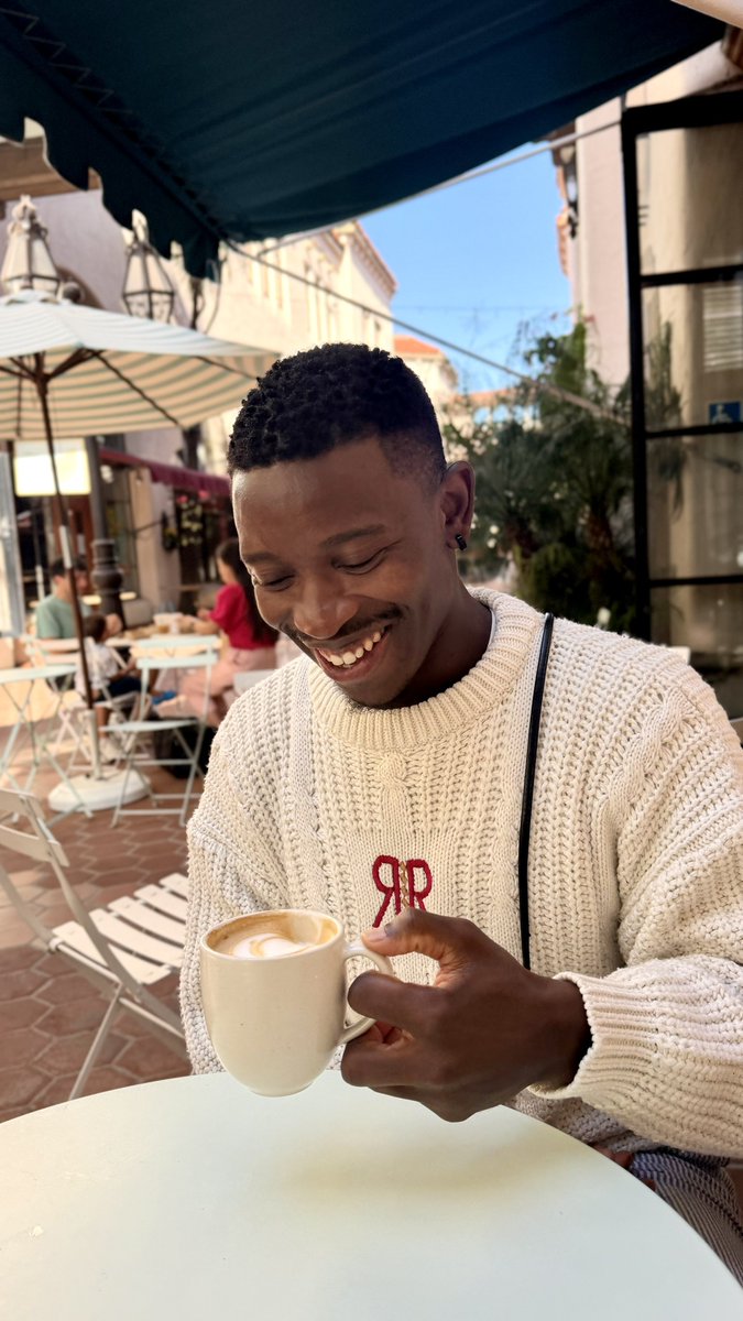 Mqoqindlela's tweet image. 📍Santa Barbara, California.♥️✨