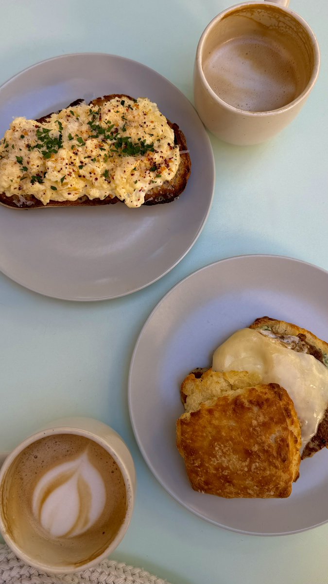 Mqoqindlela's tweet image. 📍Santa Barbara, California.♥️✨