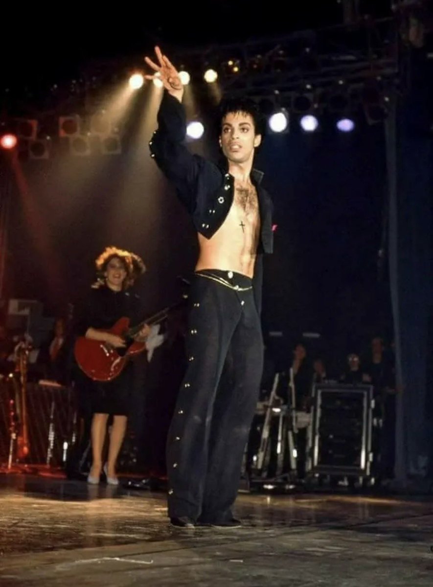 Baron3121's tweet image. Parade Super Deluxe 

Release Date Never

#PARADE #PRINCE #PRINCE4EVER