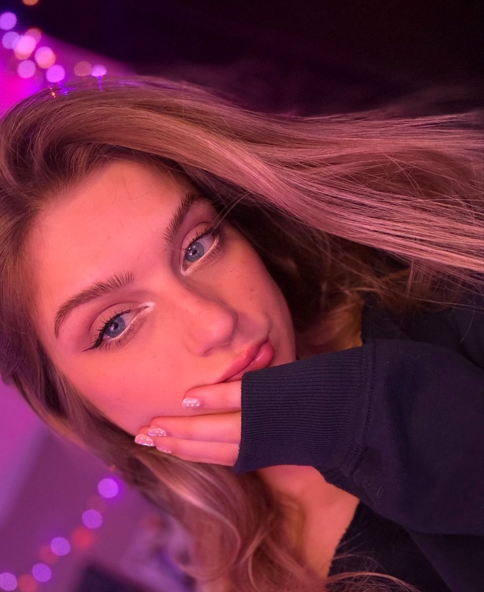 playing games and shite (: 

ttv/Bubblle_x