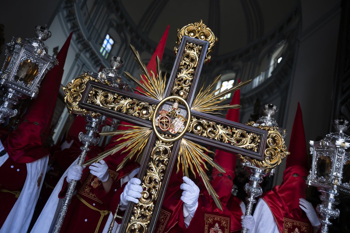 ArchiSangre's tweet photo. MIÉRCOLES SANTO ✝️ | Ha pasado una semana del magnífico Miércoles Santo, por lo que es tiempo de agradecer y recordar todos los momentos vividos en torno a nuestros Sagrados Titulares.

🌐 Crónica completa en la web: https://t.co/A64KyAEV85 

#CofradíasMLG #ArchiSangre https://t.co/D7pBYOXLOf