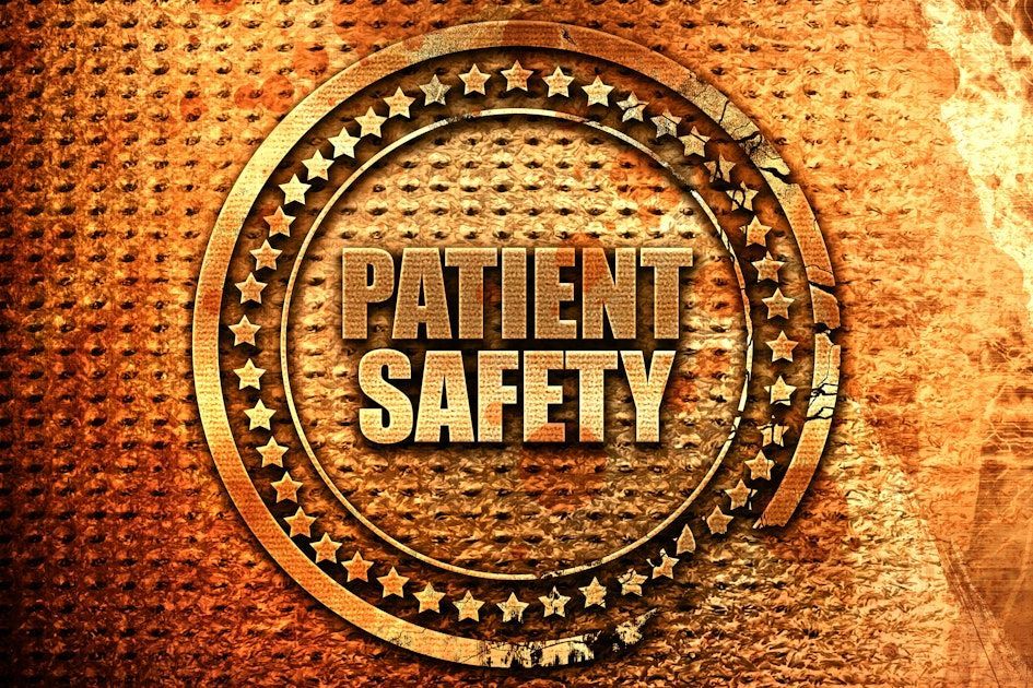 AuntMinnie's tweet image. Study reveals radiology's hidden safety risks #radiology #patientsafety @umassmemorial @UMassChan buff.ly/O5bd2em