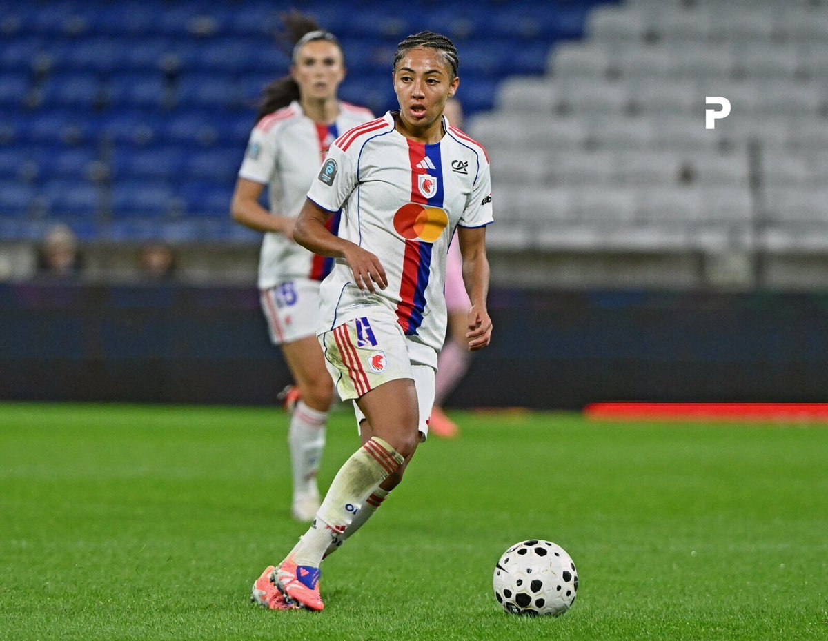 leprogreslyon's tweet image. ⚽ Le coach lyonnais Jonatan Giráldez a vu son effectif fondre de 16 joueuses, parties en sélection, à l’occasion de la trêve internationale. @ol__lyonnes #OL #Lyon
➡️ l.leprogres.fr/nXD