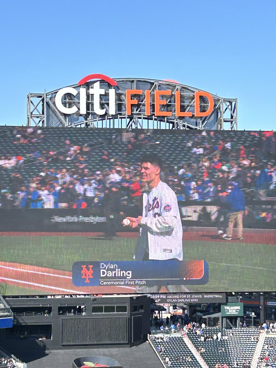 Rumble In The Garden tweet media