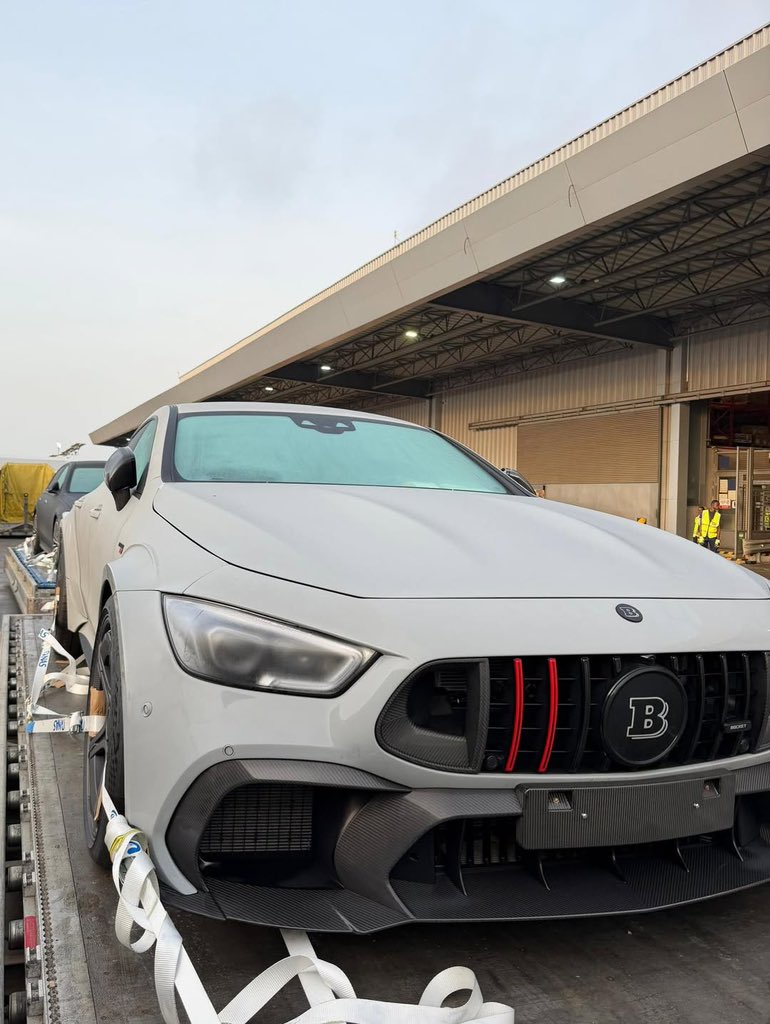 SIKAOFFICIAL🦍 tweet media