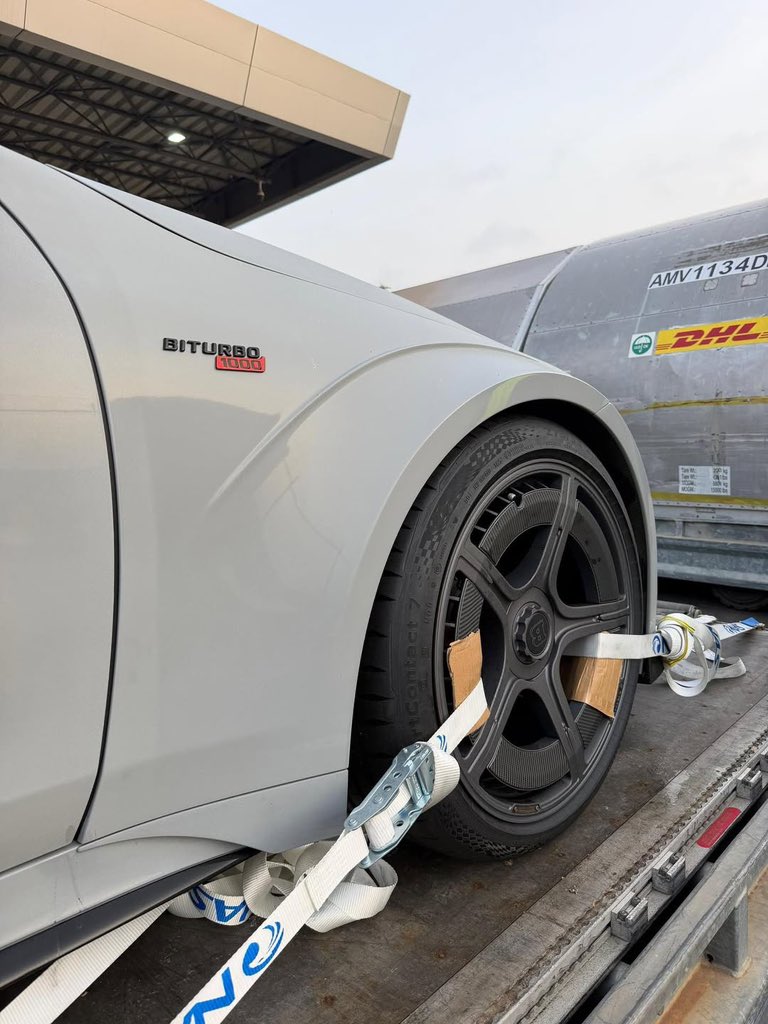 SIKAOFFICIAL🦍 tweet media