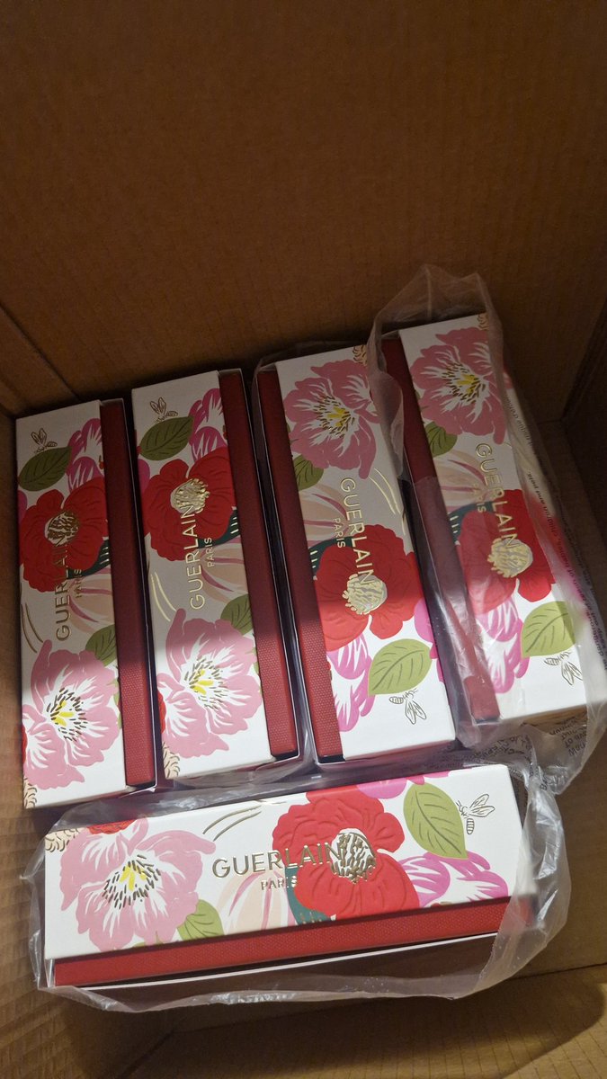 saposparfums's tweet photo. Quelques photos de l'arrivage du jour. Remise en main propre demain sur Paris pour ceux qui veulent! https://t.co/mTR8AOIwxM