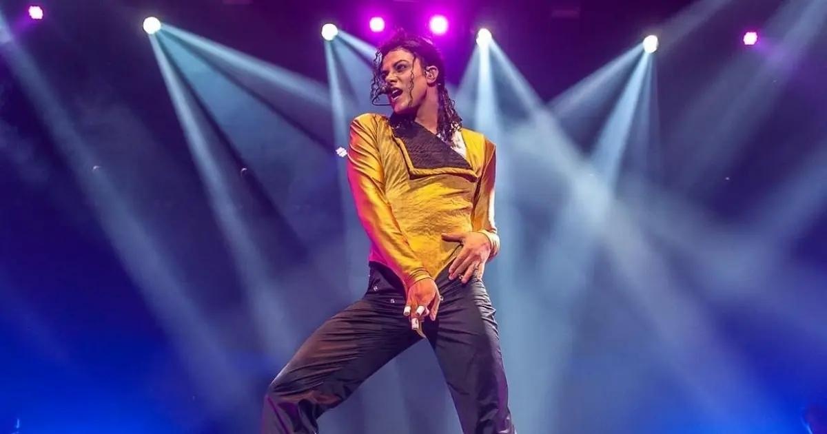 BN Holofote tweet media