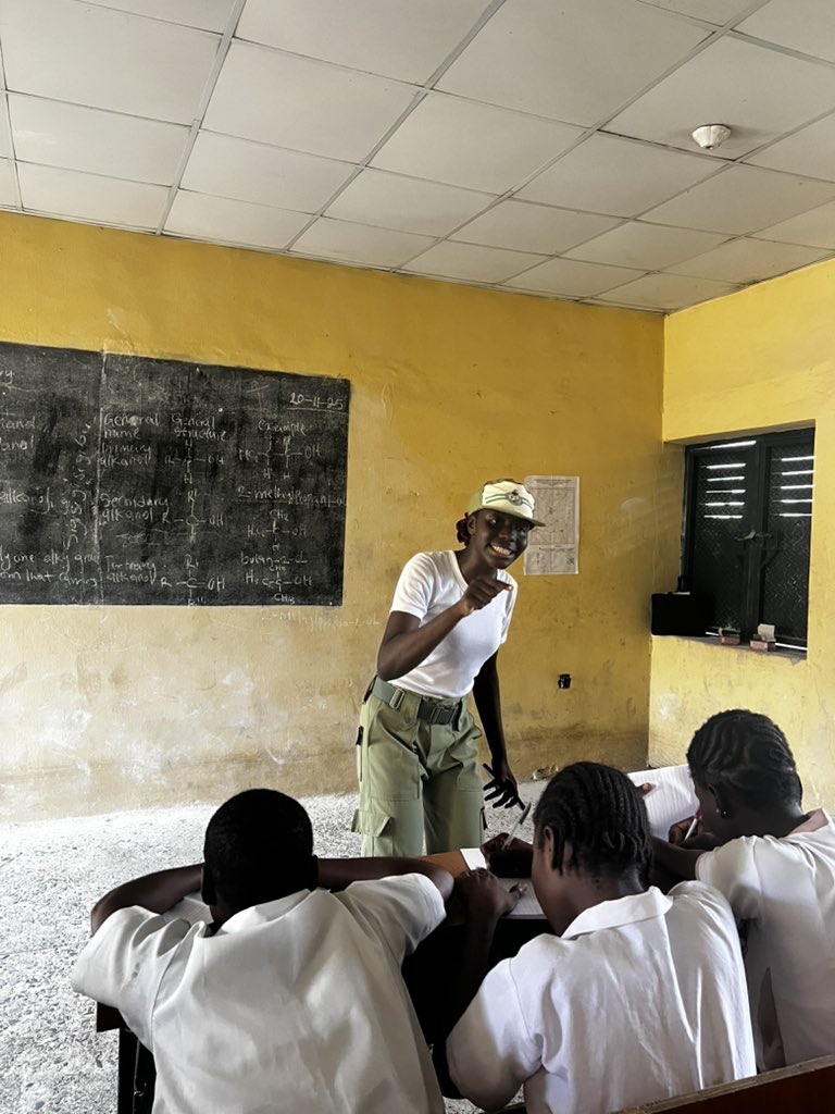 DeeNurturer - The Brand Expert tweet media