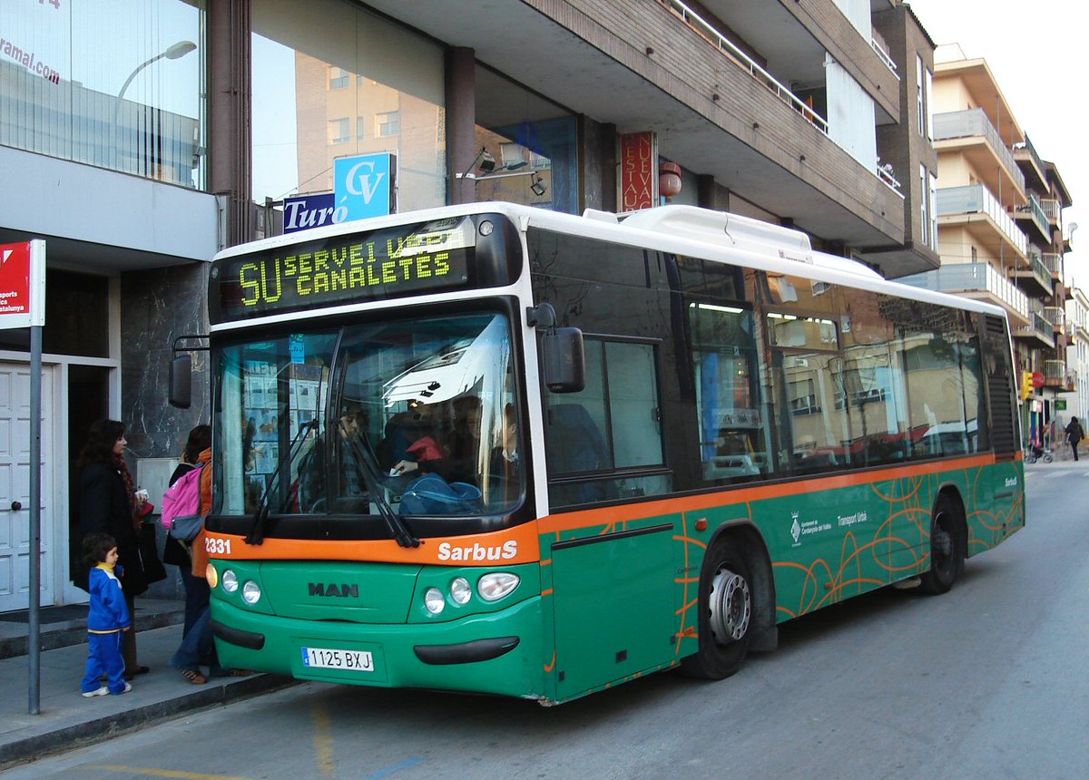 AutobusesBCN's tweet photo. Un adiós al "antiguo" servicio urbano de #Cerdanyola. Sus colores verde/naranja/blanco vinieron a revolucionar el día a día de su vecinos. 
Desde el 14 de enero de 2002 lo pudimos ver...Mañana 9/4/2026 serán más amarillos/grises de @Mobilitat_AMB @Cerdanyola https://t.co/V7W77xyeDb