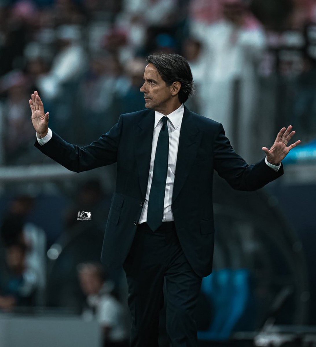 زي ما انتقدناه اليوم وجب علينا انصافه
تخلى عن اسلوبه الدفاعي ولعب باسلوب الهلال بالضغط العالي نتيجته فوز عريض بـ ٦ أهداف كانت قابلة للزيادة وتقليص الفارق ورجوع هوية وشخصية الفريق
احترام كبير للمدرب اللي يتنازل عن قناعاته لمصلحة الفريق، شكرًا انزاغي💙
#الهلال_الخلود