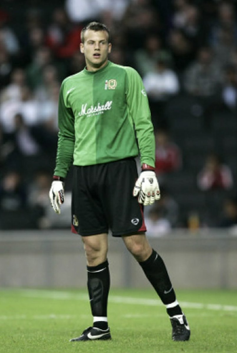 theprogrameshop's tweet photo. @Citizen_Toby @dicko1886 I give you Luke Steele https://t.co/EAJShnp4vn