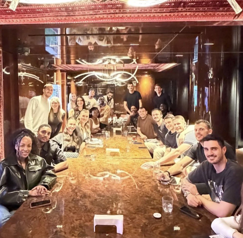 Beşiktaş GAİN, Eurocup finalinde rakiplerinin kim olacağını beraber takip etti.

Sonu kupa olmalı...