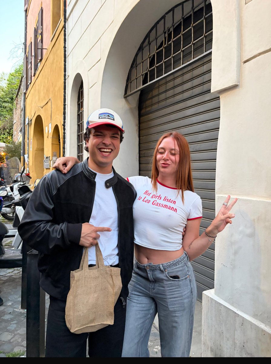 la fake liam stan tweet media