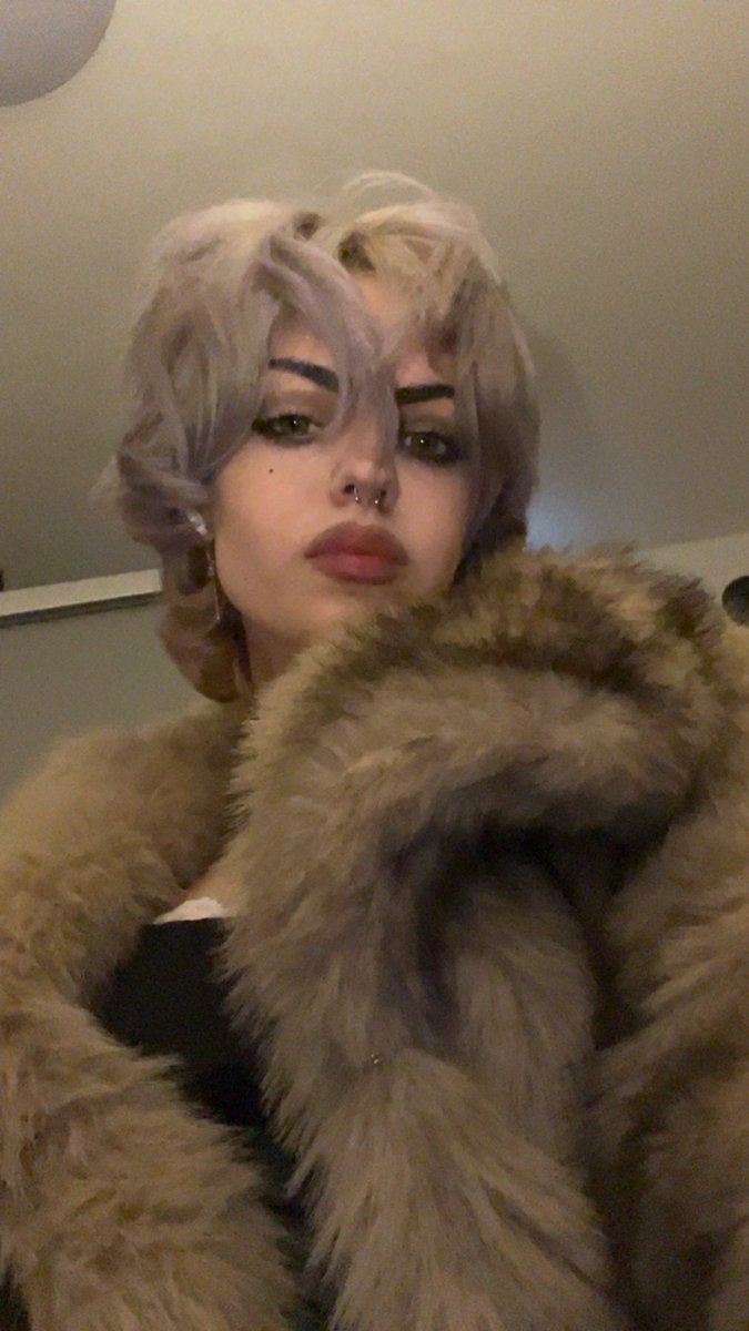 Holy Vamp tweet media