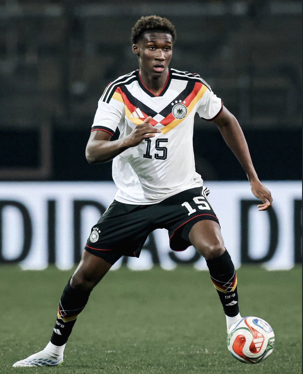 Just Chelsea tweet media