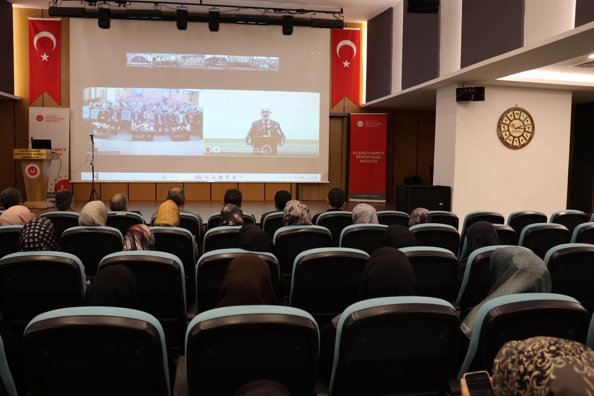 Dini İhtisas Merkezimizde “Diyanet Akademisi Başkanlığı 4. Dönem Aday Din Görevlileri Mesleki Eğitimi Açılış Töreni” çevrimiçi olarak yapıldı.Eğitimleri başlayan aday din görevlisi hocalarımıza muvaffakiyetler dileriz.