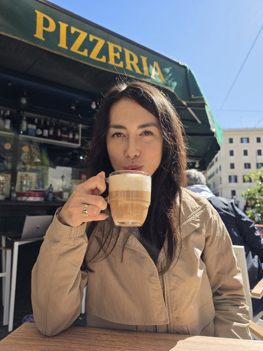 Isabel Love tweet media