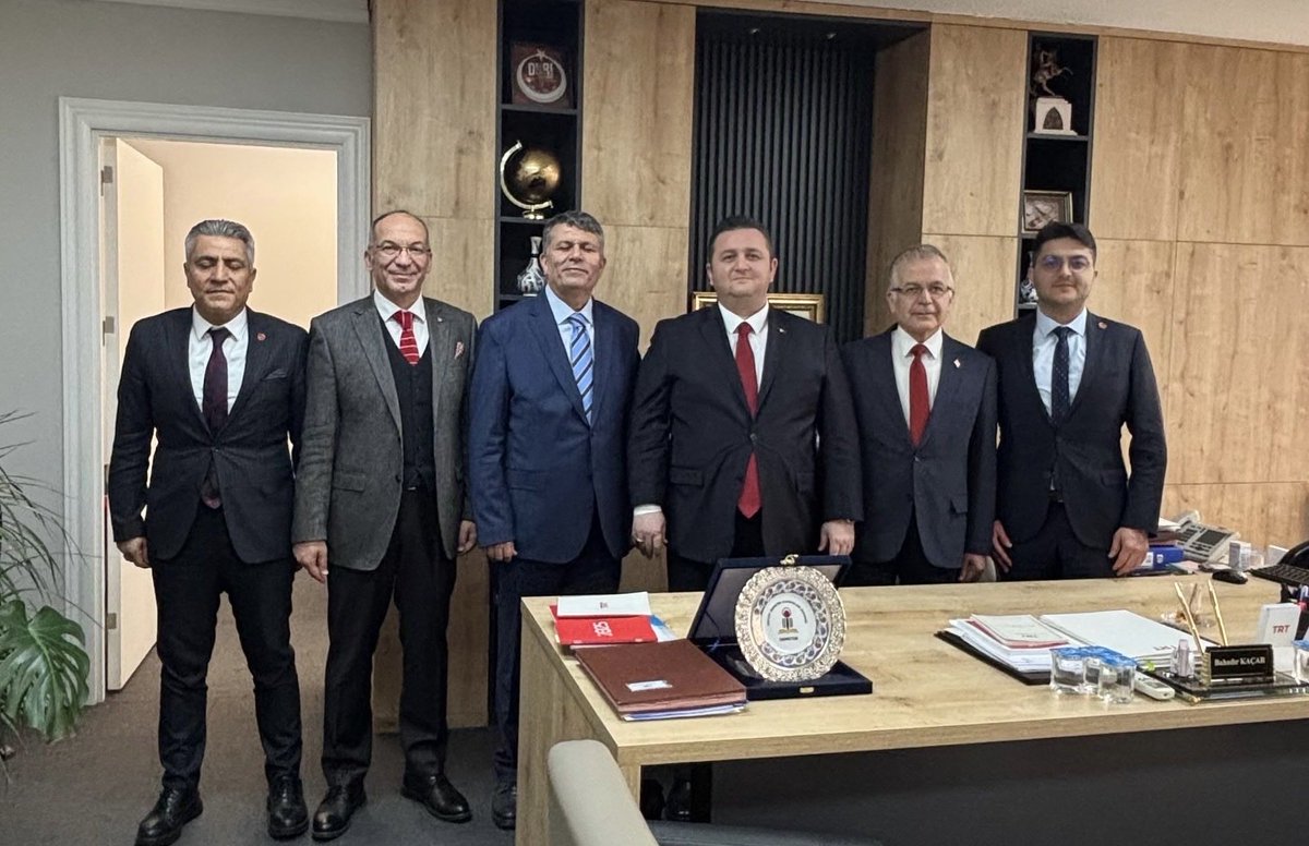 DenetdeBasin's tweet image. DENETDE Yönetim Kurulu olarak TRT Genel Müdürlüğü Teftiş Kurulu Başkanlığına atanan Sayın Bahadır KAÇAR’ı ziyaret ettik.

Nezaketi ve misafirperverliği için Sayın KAÇAR’a teşekkür eder, görevinde başarılar dileriz.

#TRT #denetim #teftiş