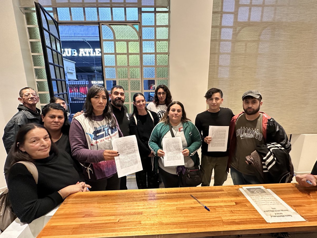 FPLanusHCD's tweet photo. Recibimos junto a nuestro presidente del @hcdlanus @russonicolasok a representantes de organizaciones gremiales y a referentes de movimientos sociales del distrito. https://t.co/X1uhWOrBRC