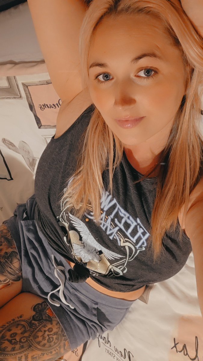 Poppy Hart tweet media