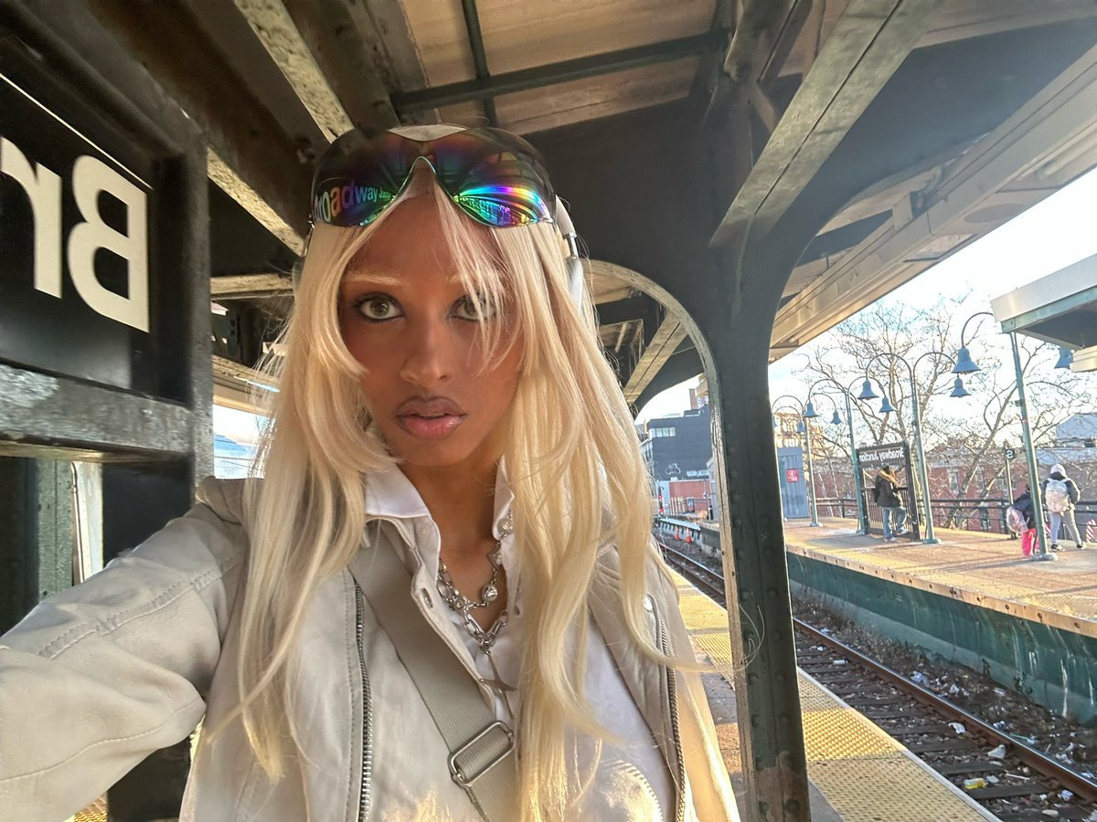 ✩⋆.ೃ࿔°𝄞 سماء °。✫彡♪𓇢𓆸 。・:*:・゚ tweet media