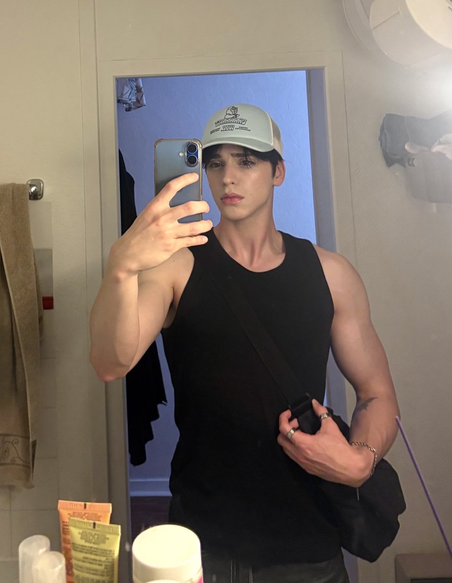 Tom ✧˖° is not seeing Ariana… tweet media