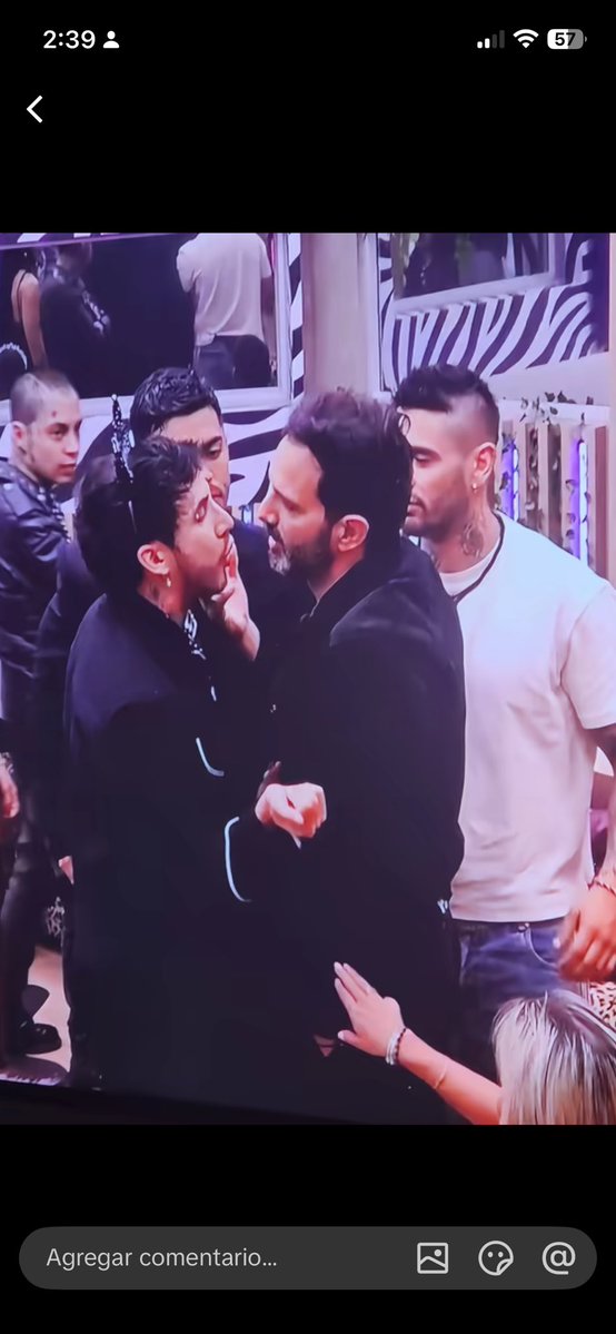 lauretra tweet media