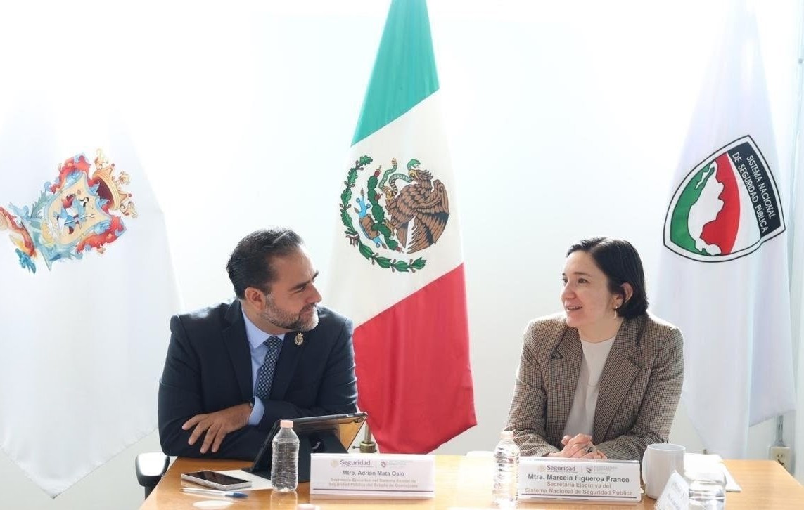 AdrianMataOsio's tweet photo. Por instrucciones de la Gobernadora @LibiaDennise fortalecemos los lazos de colaboración entre el Estado y la Federación para impulsar acciones que contribuyan a la construcción de paz en favor de la población guanajuatense. https://t.co/SfcHFa6uNm