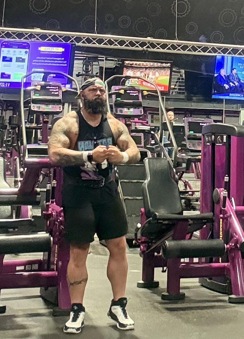 Foxx Vinyer tweet media