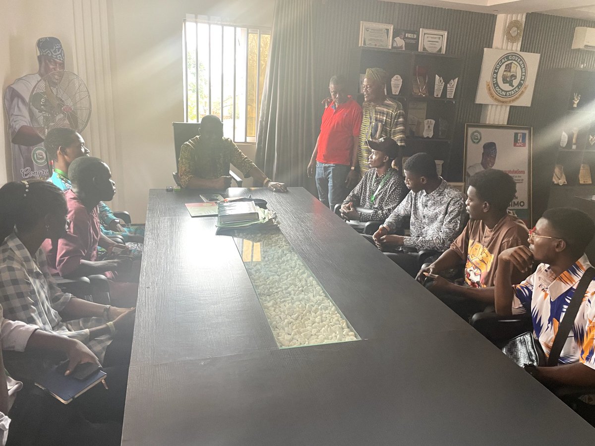 Oluwafemi_Patan's tweet photo. Honored to meet with the Executive Chairman of Ifo Local Government, Hon. Idris Olalekan Kushimo, alongside other distinguished student leaders of Ibogun Campus.
We had a productive discussion on the current issues affecting our campus and explored practical, lasting solutions. https://t.co/cgaUO8s1FT