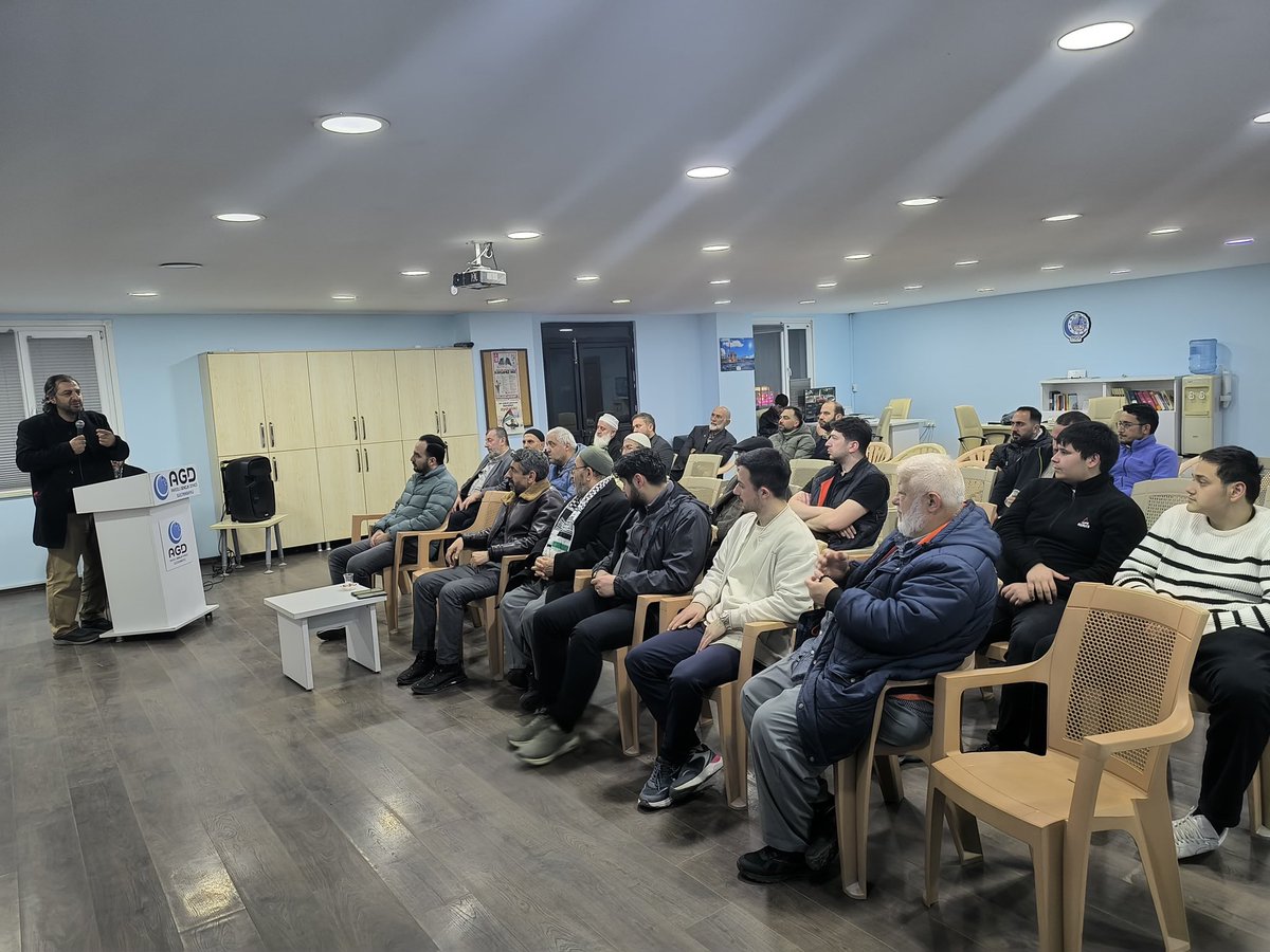 AgdSultanbeyli's tweet photo. Anadolu Gençlik Derneği Sultanbeyli İlçe Merkezi’mizde gerçekleştirdiğimiz, İlahiyatçı-Eğitimci Yusuf Voyvot hocamızın kıymetli sunumuyla “Cihadın Edasının Şartları” konulu programımızı nihayete erdirdik. 

Katılım sağlayan tüm misafirlerimize teşekkür ederiz. https://t.co/MZnElFBxF3