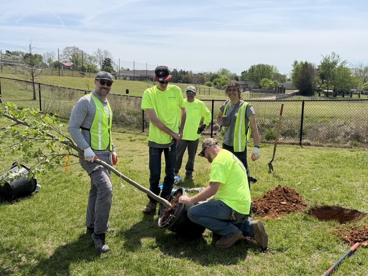 clevecityschool's tweet image. 🌱 Something special took root on Blythe-Bower’s campus today.

Thanks to the Tennessee Environmental Council, trees were donated and planted with the help of TEC members and CCS groundskeepers. A lasting investment in this school community. 
#BuildingChampions #BuildingCommunity