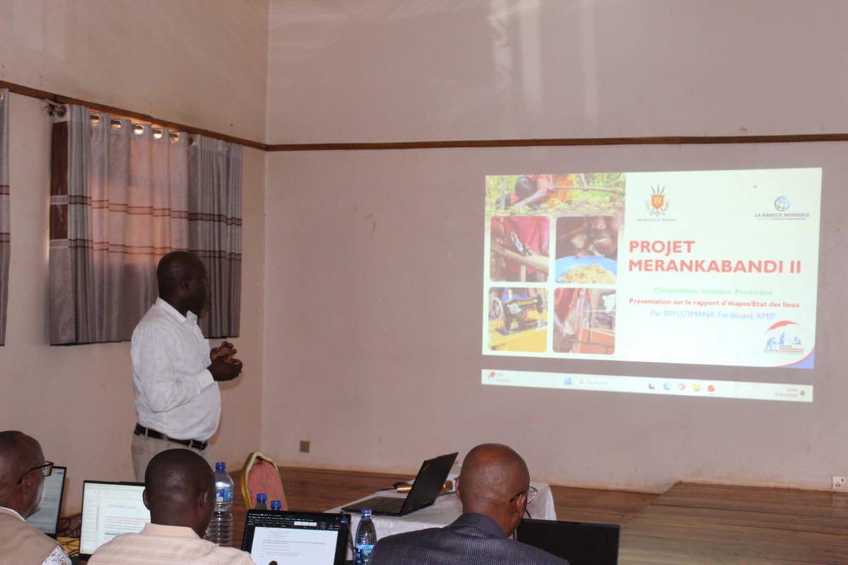 Merankabandi2's tweet photo. @MinTFPSS_bdi À part Mr @MNyabenda30691, Coordonnateur National du @Merankabandi2 , y prennent part les responsables sectoriels du niveau siège ainsi que les sectoriels provinciaux, décidés, tous, à ce travail assidu avec un même esprit.
@MNyabenda30691
#Merankabandi
#Hinduringendo https://t.co/4juW7p7M0u