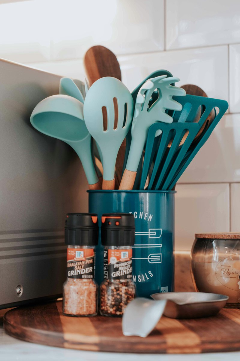 TheUrbanHomeShp's tweet image. Make cooking easier and more enjoyable 🍳✨ The right kitchen utensils help you prep, cook, and serve with ease—keeping your kitchen efficient and organized.
theurbanhomeshop.com/shop/
#KitchenUtensils #CookingMadeEasy #KitchenEssentials #HomeLiving
