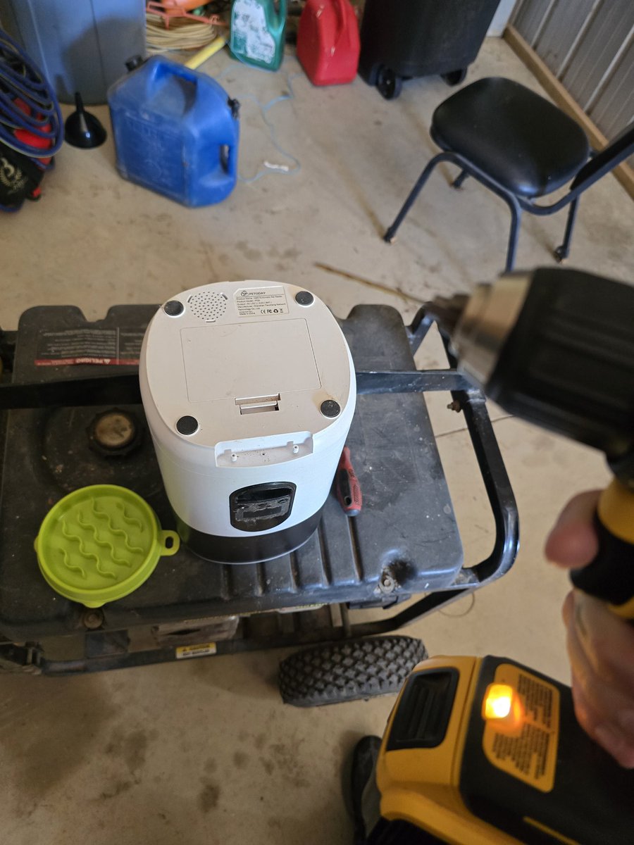 AloxxFox's tweet photo. Annabel has been eating so fast that its making her sick. She inhales her food. So naturally, I bought her a maze bowl that she will flip upside down in order to get her food. However,I have acquired a new secret Mousekatool since our last feud. The secret tool being power tools. https://t.co/ahn8X0nM6x